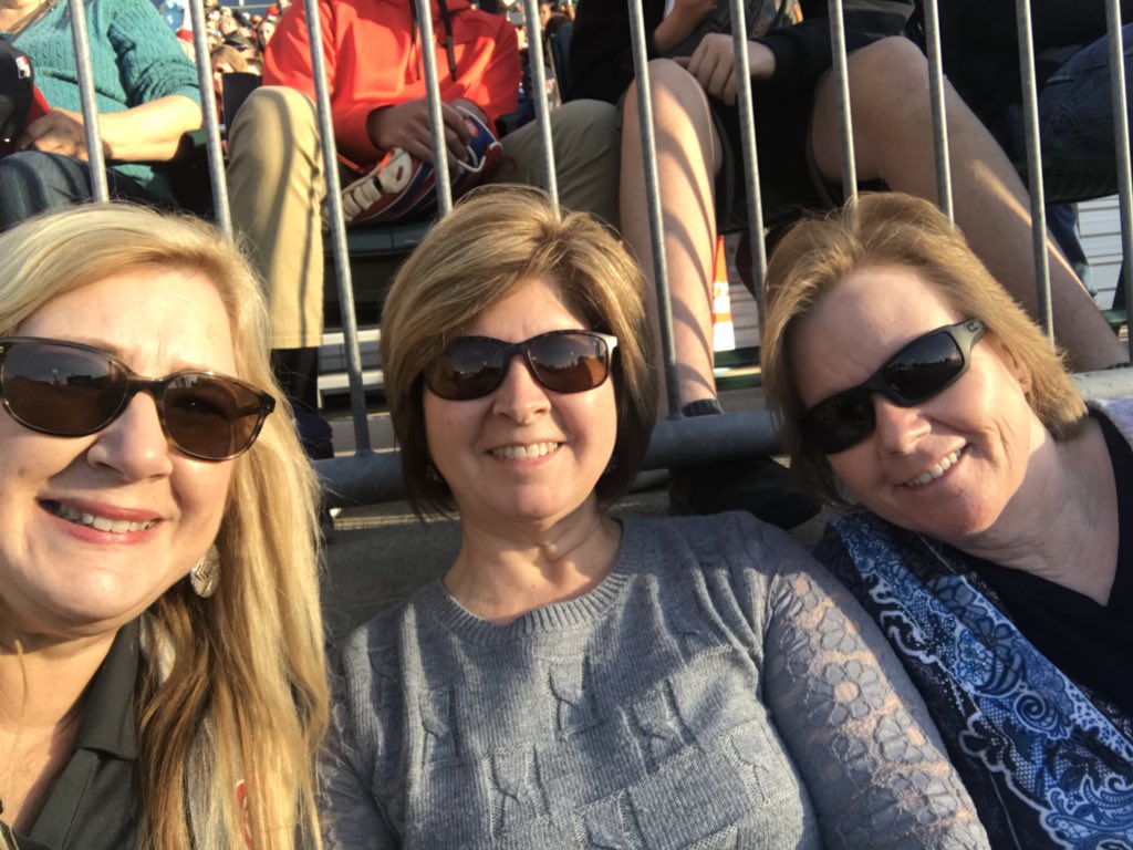 BrendaStraub2's tweet photo. Chattanooga Lookouts Friday night and Chattanooga Dodgers today! https://t.co/puJ9kECkBY