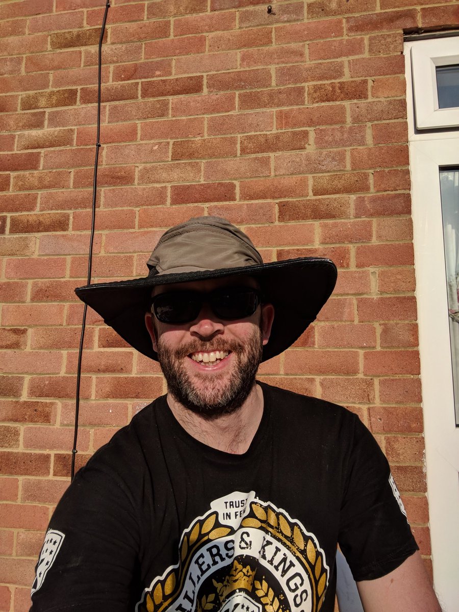 AlexFielder's tweet photo. Loving my new #Shapeflexer hat. #MostTravelledHatEver https://t.co/cPSTeiYKjT