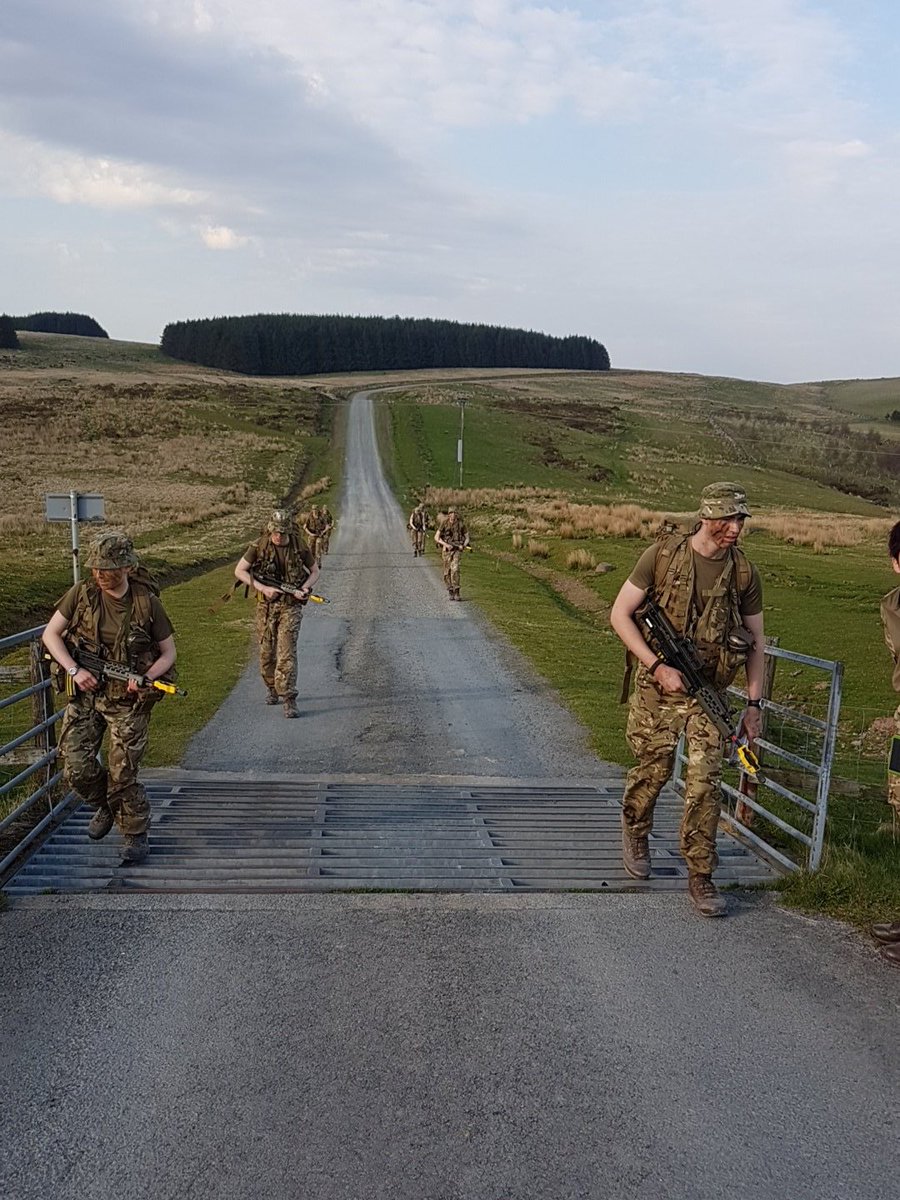 KSCCadets's tweet image. Just finishing Phase 1. 12hr Patrol done. Outstanding @CCFcadets @kingschester #CCP18 @ArmyComd160X