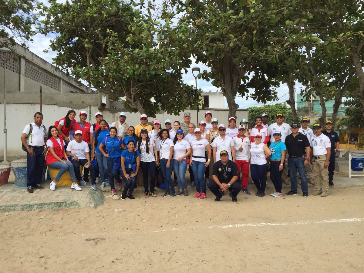 jorgeeliecerf's tweet photo. Apoyando la iniciativa de @pactocolombia como voluntario de @ElectricaribeSA en #UnPactoPorSiape donde otras organizaciones en alianzas participaron @ExpresoBrasilia @fundprocaps, @PorMiBaq, @ElectricaribeSA, @UninorteCO, @armadacolombia, @MovistarCo, @Camarabaq y @zoobaq. https://t.co/ltFKlyOeMK