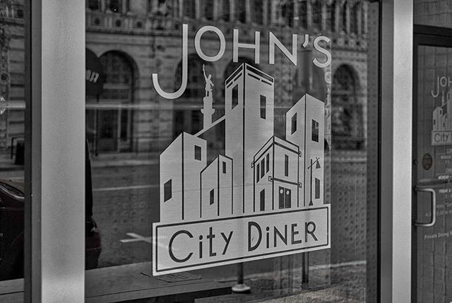 johnscitydiner's tweet photo. Great shot of the logo on the front glass 📷: @imagesbymac
#DowntownBirmingham #itsnicetohaveyouinBirmingham
.
.
.
#monochrome #thisisalabama #atlasobscura #instagrambham #bhambloggers
#soulgrown_birmingham #streetdreamsbham #bhamviews #nearbirmingham
 📷: @imagesbymac https://t.co/4ZiCYTRP90