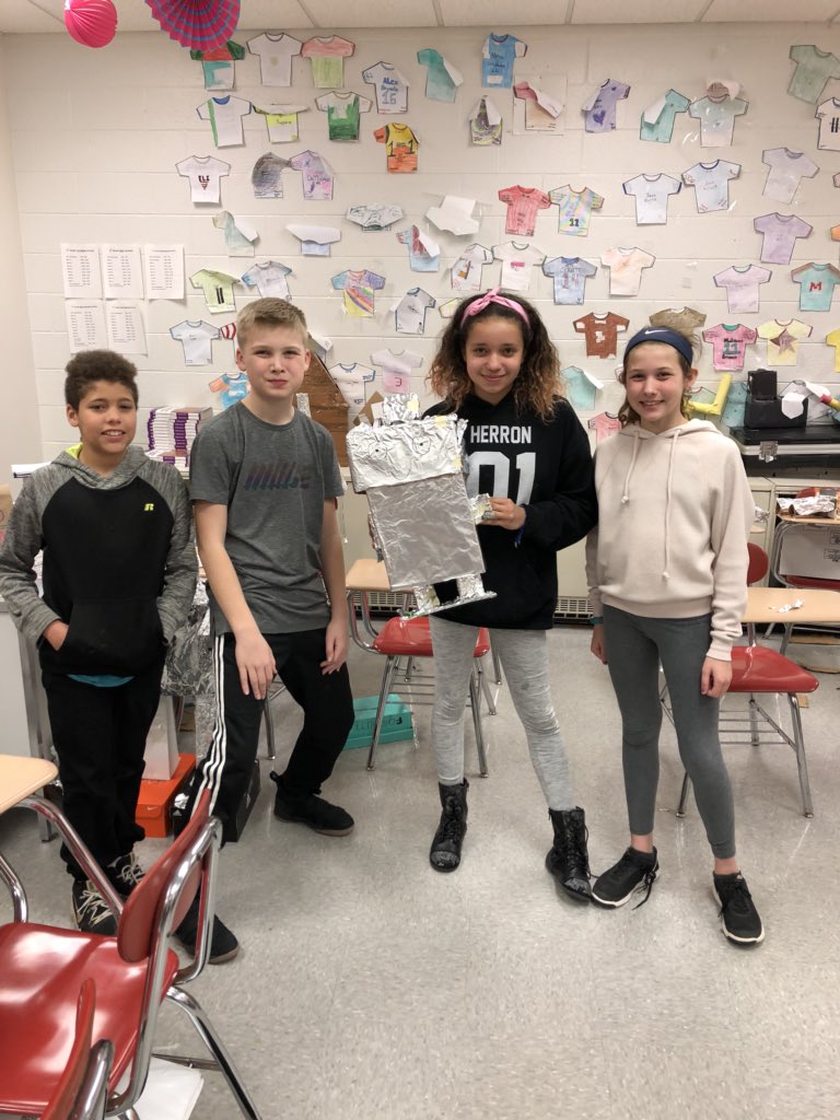 c_mitch12291's tweet photo. Exploring surface area, building tin men, and learning a bunch! #ICRocks #ExploringMathematics #STEM @jmmiller_sasd @SASD_IC https://t.co/XHRtuJeXoF