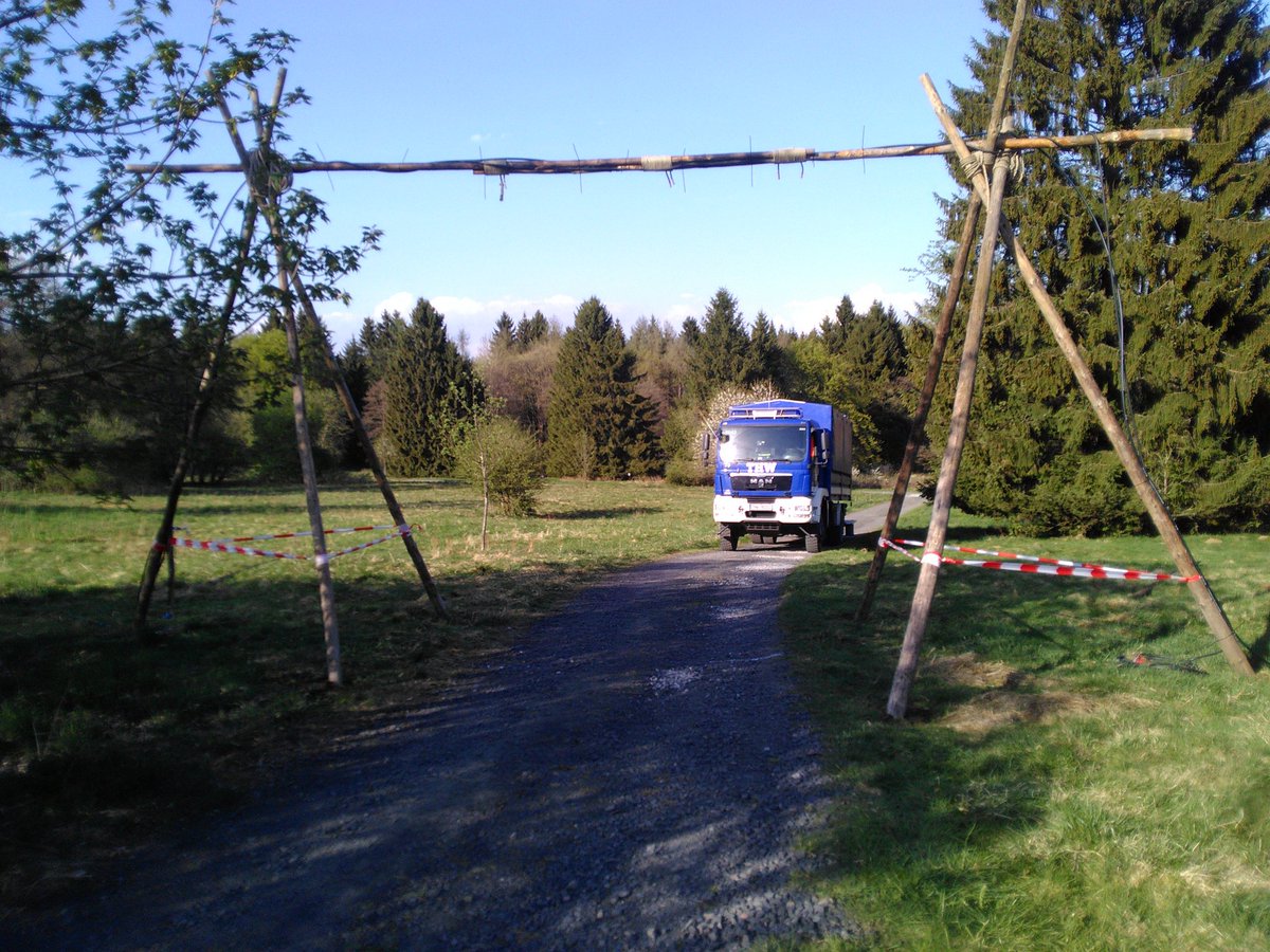 Nach rund 600 verlegten Metern Starkstromleitung und drei gebauten Dreibock-Portalen treten wir nun die Heimfahrt nach #Wetzlar an und freuen uns auf nächste Woche mit dem <a href="/THWNeuwied/">THW Neuwied</a> in #Westernohe beim Zeltlager der <a href="/DPSG/">DPSG</a>.

#THW #Leuchtfeuer #RausausdemAlltag #ReininsTHW