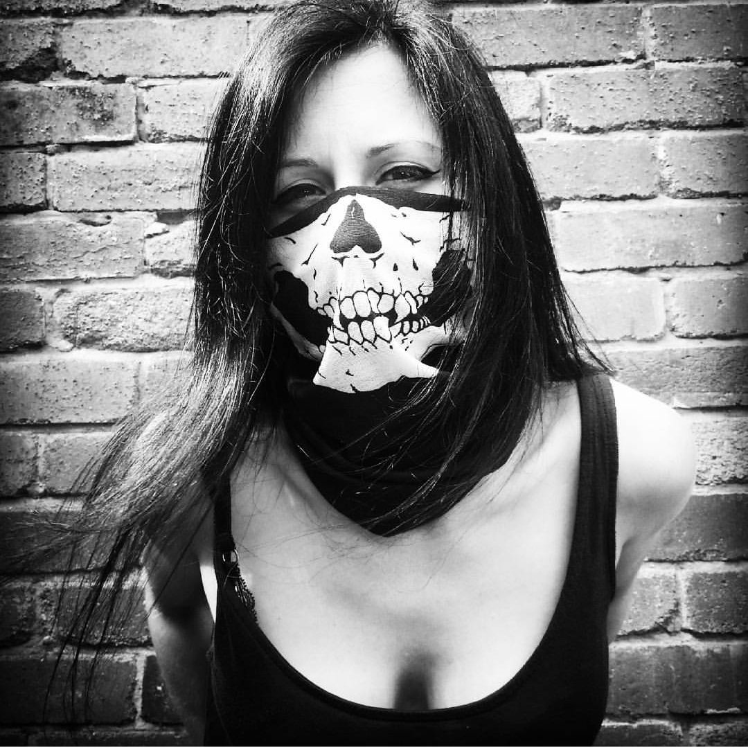 sanguineband's tweet photo. Hope y'all having a good weekend folksππ€π
.
.
#tarinkerrey #sanguineband #femalesinger #skull #metal #rocknroll #punk #rock #metalgirl https://t.co/ecNC9RRbn5