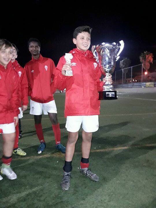TFuttec's tweet photo. Dar la enhorabuena a nuestro jugador @TFuttec FUTTEC del @realmurciacfsad ,Daniel Budesca,por el magnifico Campeonato de España q esta dispuntando con la Selec Murciana de Futbol @ffrm_es !!
Suerte mañana en la semifinales a todo el equipo!!
Patrocina:@TOTALSPORTCENT @manolomt13 https://t.co/expodUtuEK