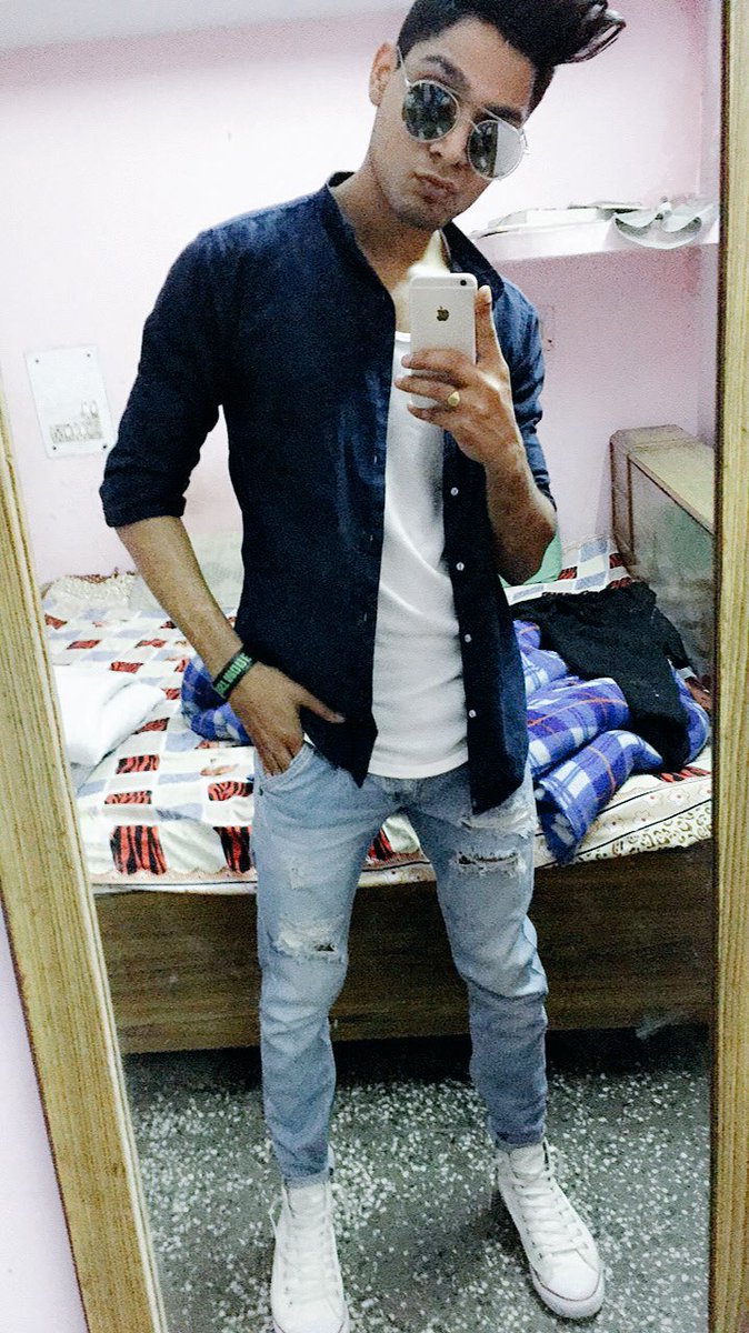 AyranSolanki's tweet photo. Sada Sexy rho 😁😁😁 https://t.co/9GhQ1v9lRL