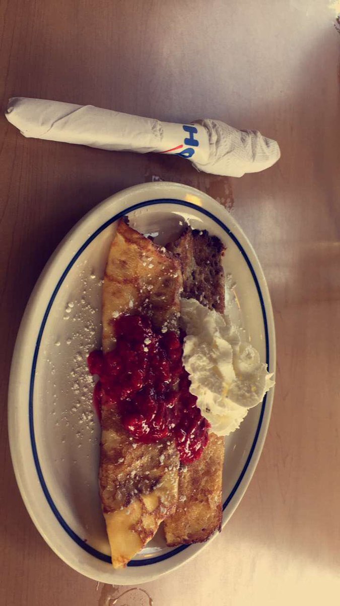 babarsj's tweet photo. @IHOP never fails to satisfy their customers. Their food is so good especially crepes. #foodie #earlymorning https://t.co/YHbZx6NBhp