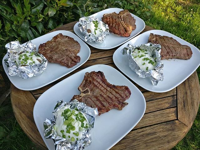HerrMiM's tweet photo. T-Bone Steaks... so sexy #steak #Food #Foodporn #Instafood #Foodstagram #Foodpic #foodgasm #foodpics #foodphotography #foodpic #yum #eat #foodlover #foodblogger #eeeeeats #tasty #hungry #feedfeed #foodies #foods #pictureoftheday #photooftheday #webstagra… https://t.co/OrQEuFjz4J https://t.co/TfPsbWD9nr