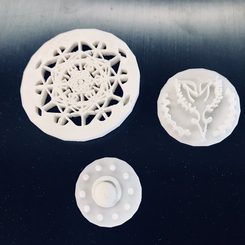accentedtech's tweet image. Ancient #cuttlebonecasting method meets #CAD and #3Dprinting: jewelry prototypes are designed on the iPad and 3D printed to be used in conjunction with cuttlebone to render the ornament.  Our #Art T is a 👍source of meaningful #STEAM projects for Ss with new tech &amp;amp; history ❤️