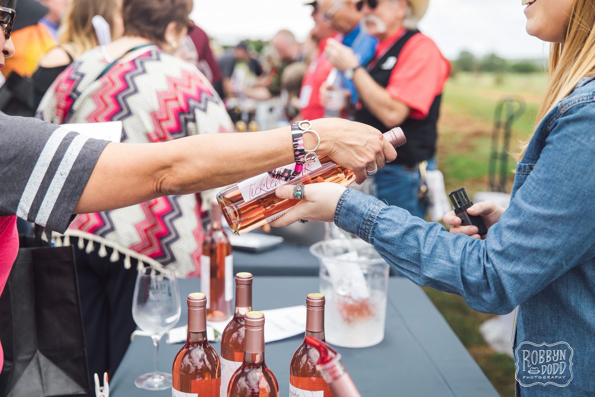 TX Wine Revolution tweet media