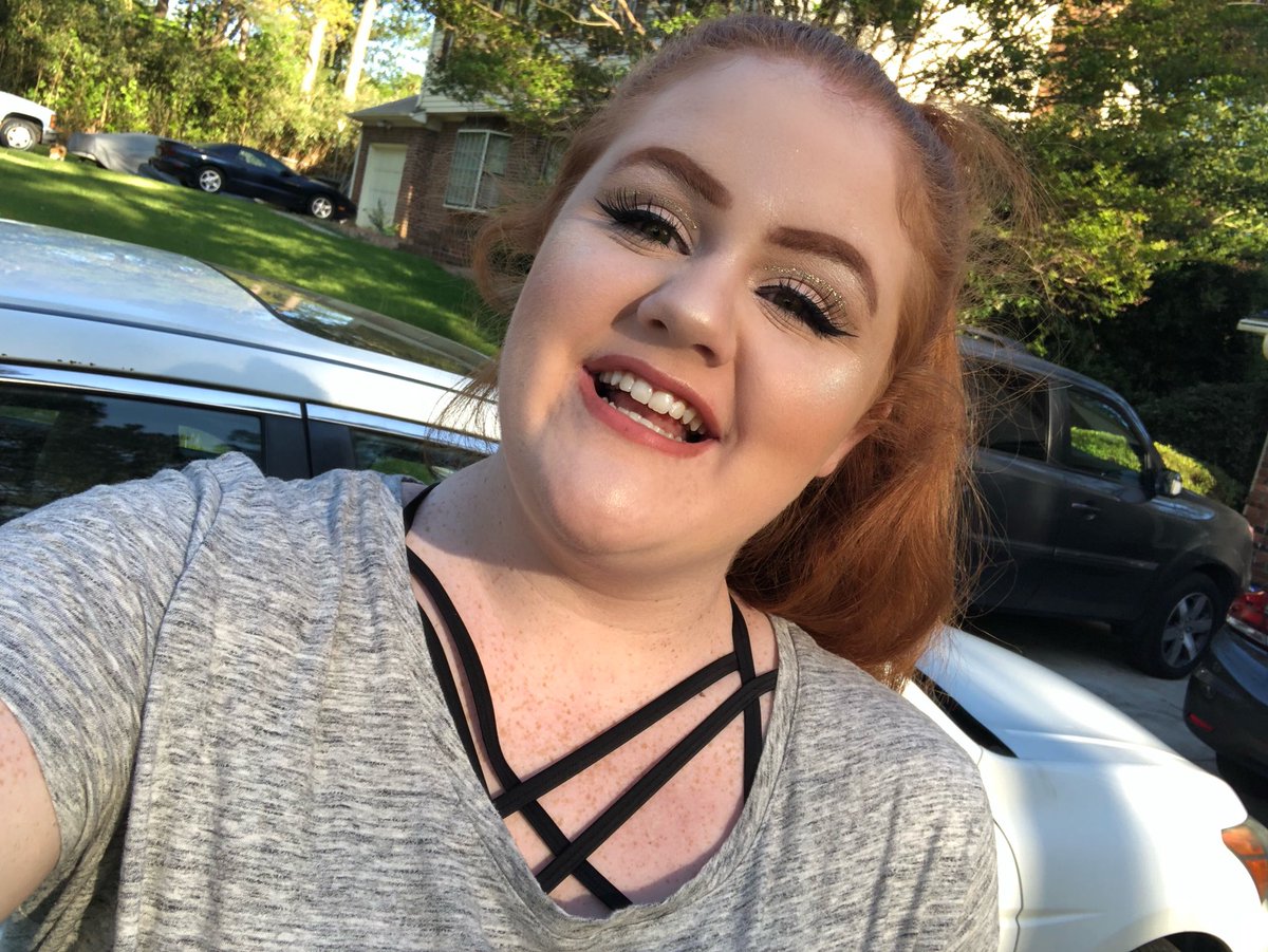 looksbylaurenn's tweet image. in a dazeeee🌙🌙🌙🌙