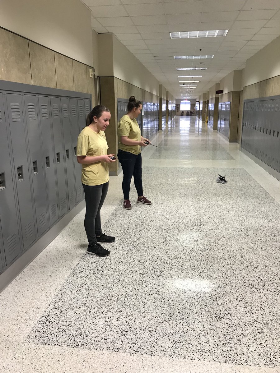 canyon_hs's tweet photo. Creative projects at iCreate going on now at Canyon HS!
#iCreateCISD https://t.co/PgsH8IjBJu