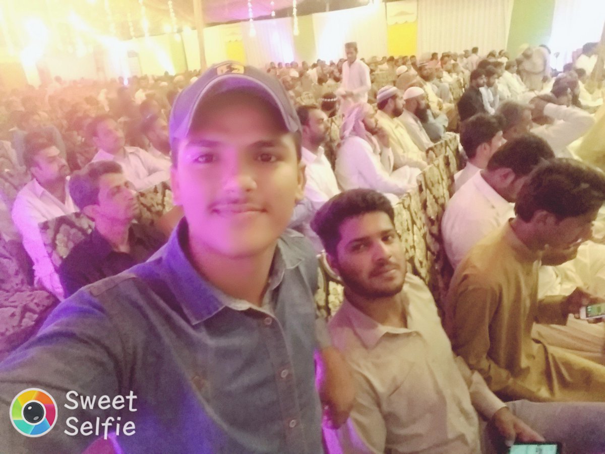 DaharShakoor's tweet photo. It's Really Bombastic to see the different parties leaders and members United here under the   Slogan of
نا روٹی نا کپڑا اور نا مکان اب تعلیم دوگی تو ووٹ ملیگا 
#AbAchiTaleemDoGeToVoteLoGe
#Sindh
@BBhuttoZardari @BakhtawarBZ @AlifAilaan @SindhAlliance @atifthepoet https://t.co/rUoMEwS3bR