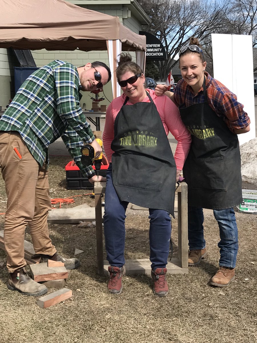 lhzmulder's tweet photo. .@RCAGarden1 #EarthDay events rockin’ - Calgary Tool Library building flower beds!!  @RenfrewCA #yyccg https://t.co/4C7LVrxhIM