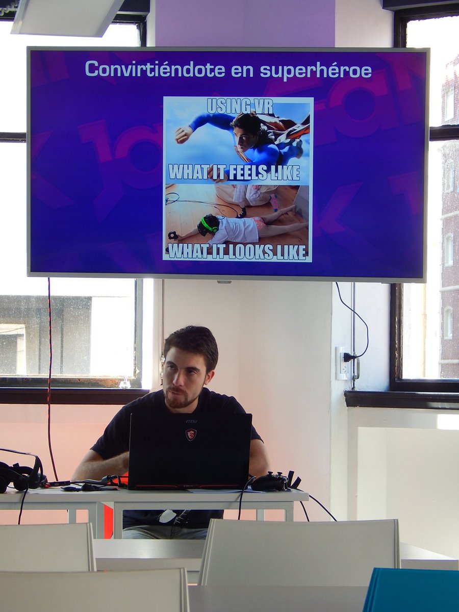 DaFeBaestudio's tweet image. En el workshop de VR de Mariano Mariscal en @ATICMAmdp 
#VR #MardelPlata