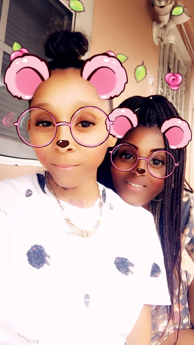 RedTender912's tweet photo. My bestie bitch 👅 https://t.co/BvamoKKqAf