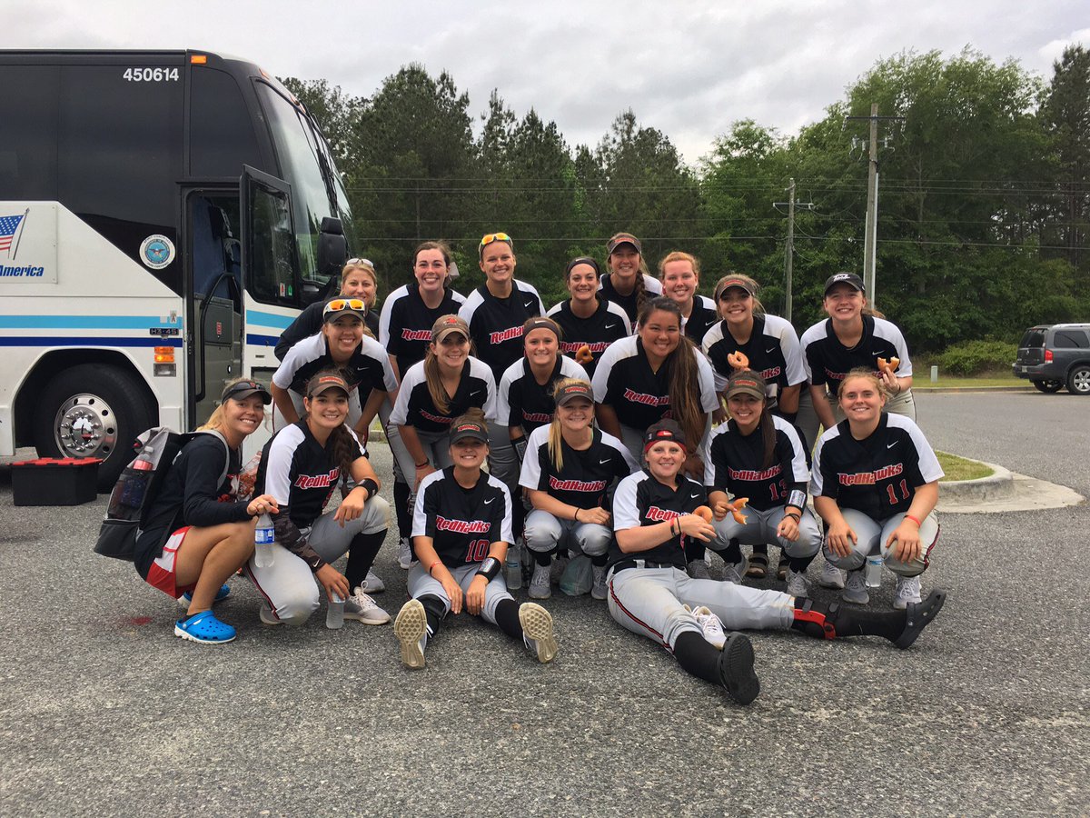 UTSSoftball's tweet photo. Here we are! #oneteamonegoal https://t.co/uhtz5VnHp3