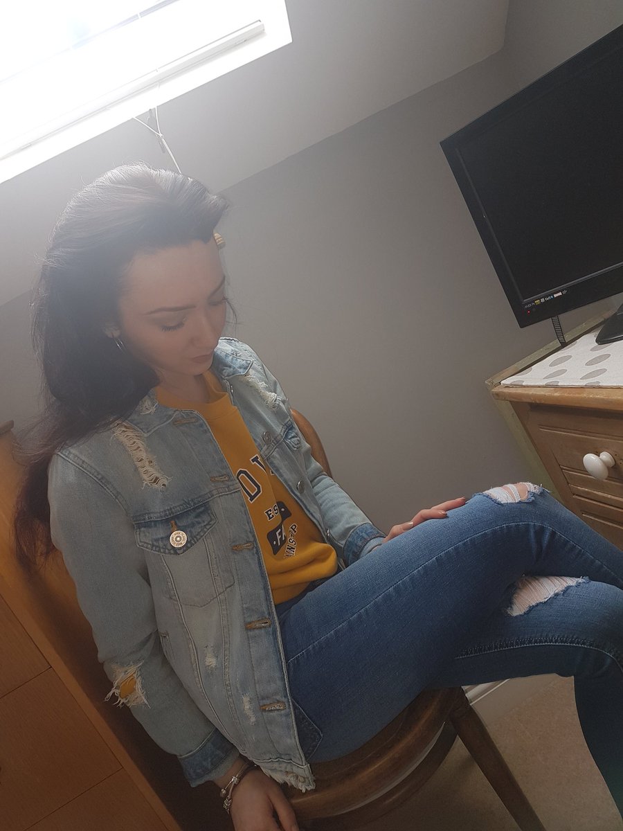 hannah0198's tweet photo. #doubledenim https://t.co/VFi3rBYsuT