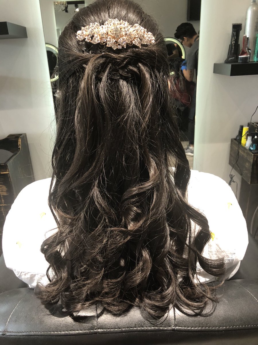 dollydulcet's tweet photo. prom hair ! :o https://t.co/wXuc04C9Fy