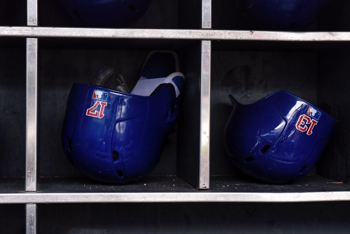 Cubs's tweet photo. Welcome to the Show, David Bote! #EverybodyIn https://t.co/eYxlD28tyH