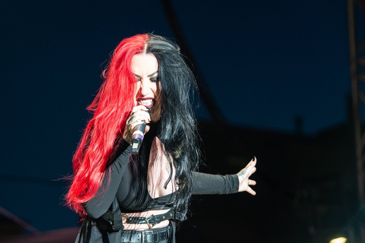 setlistfm's tweet photo. 🎶 @NYDrock 4/20 @LasRageous Day 1 📸: @wayneposner https://t.co/HEJCJ5P10T