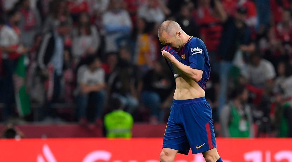 Don Andrés Iniesta.

—1 Mundial
—2 Eurocopas
—3 Mundiales Clubes
—4 Copas Europa
—2 Supercopas Europa
—8 Ligas
—6 Copas
—7 Supercopas de España

Y fútbol, muchísimo fútbol. 
⚽⚽⚽⚽⚽⚽⚽⚽⚽⚽⚽⚽⚽⚽⚽⚽⚽⚽⚽⚽⚽⚽⚽⚽

Tú lloras, el fútbol aún más.

#GraciasIniesta