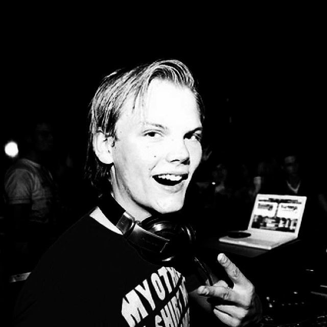 Molscho's tweet photo. Gone too soon and too young.
Your music inspired and joined crowds all over the world. 💔The electronic music scene has lost an idol. Farewell 😔. https://t.co/N3edS0nmGq https://t.co/zPh9o3aSHY