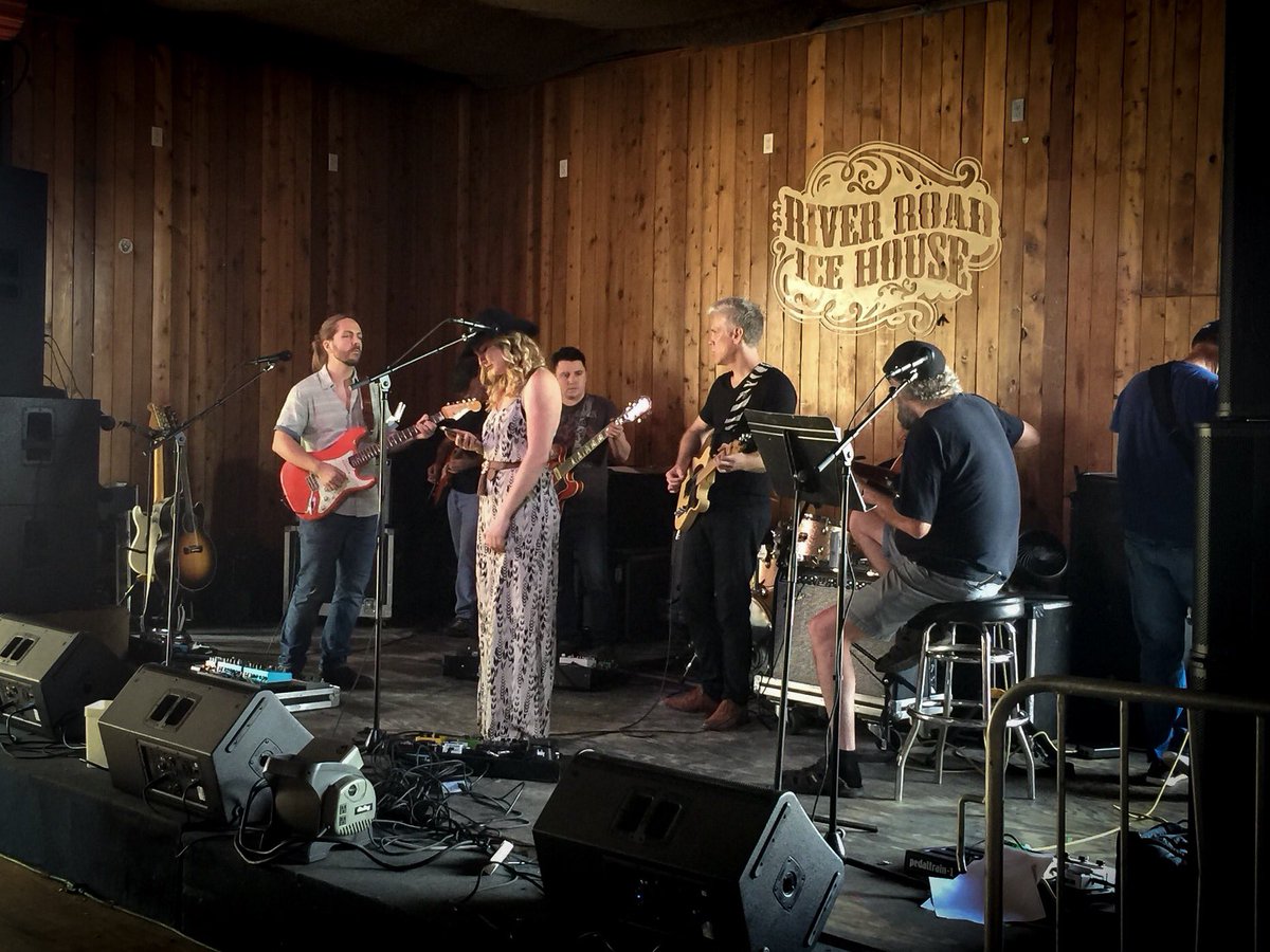 79Aspen's tweet photo. Sound check😎 This is going to be incredible night. @tuningoutcancer event tonight at the @RiverRdIceHouse ! #KyleCook #RiversAndRust #WolvesAlbum #NewMusic photo credit @Freedom60487 https://t.co/rl3p4TWR1C