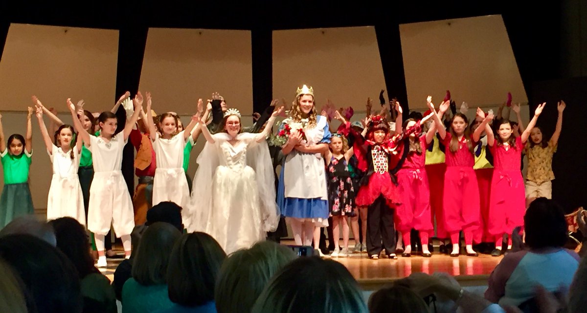 MsFarrellFCPS's tweet photo. Great job to the cast and crew of Through the Looking Glass!  #umsguidance https://t.co/xTEYn8gLLe