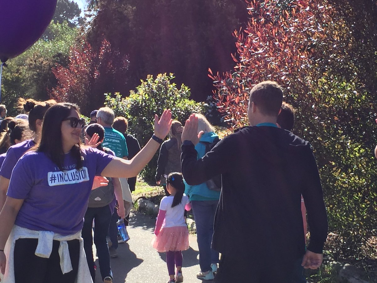 startupsgive's tweet photo. Beautiful Saturday morning for volunteering. Fantastic event put on by @BestBuddiesCA in SF. Special thanks to the employees from @Asana, @algolia, @HotelNikkoSF, & Baruch Future Ventures for donating their Saturday to make a difference. #startupsgiveback https://t.co/dv8mBGZQWZ