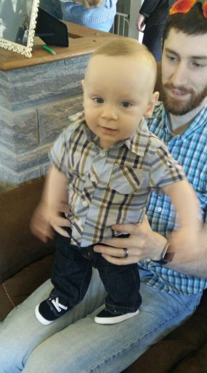 AlwaysAPearl's tweet photo. Hey @GuyFieri , I think I found your mini me! We just need some spiked hair and sunglasses! 😍😂 #DinersDriveInsAndDives #babiesoftwitter https://t.co/U9RDAAiZQa
