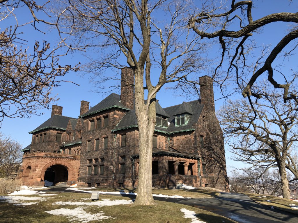SAH1365's tweet photo. Wow. The @JamesJHillHouse is a jaw dropper! 😍 #SAH2018 https://t.co/GpFKPD8GTK