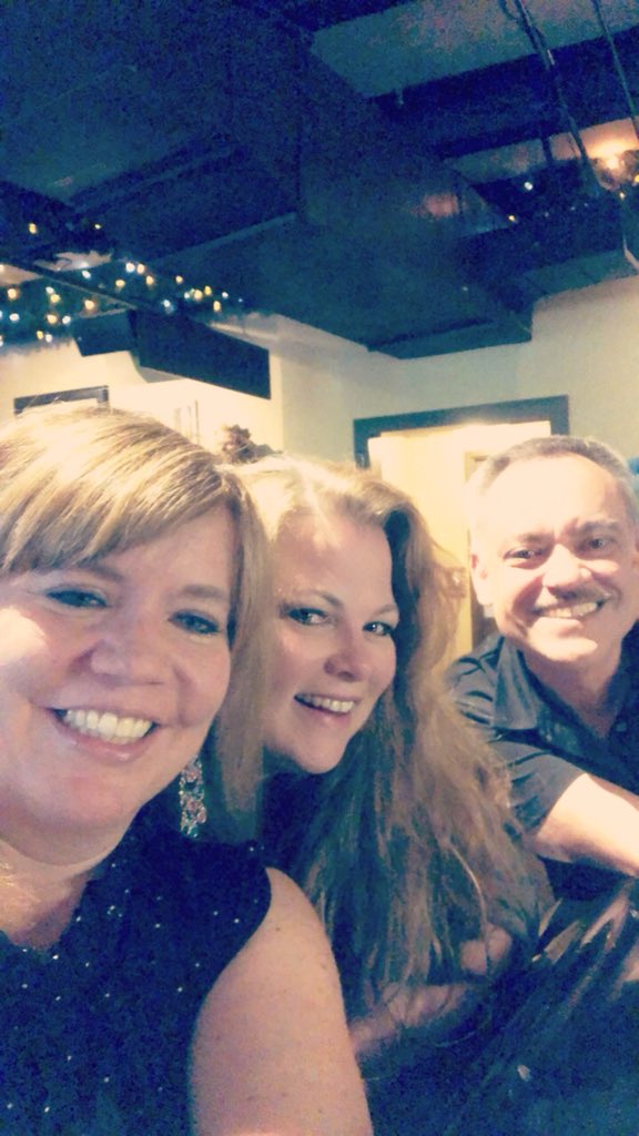 teamgreeneacres's tweet photo. @Pink WE ARE HERE! 💕 Can’t wait to see you, it’s a dream come true! A surprise birthday gift from our hero. #Pink #bucketlist #💜 #hope https://t.co/AGa0TkbEcF