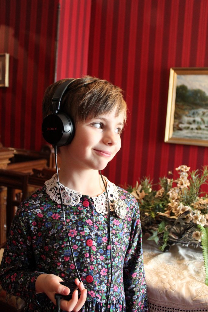 DalnavertMuseum's tweet photo. Take a sunny walk down to Dalnavert for HALF PRICE AUDIO PLAYS TODAY ONLY! #sunnysaturday #seeitsaturday #museumsounds #hearhistory #victorian #museum #exploremb #explore204 https://t.co/yDGCHavutY