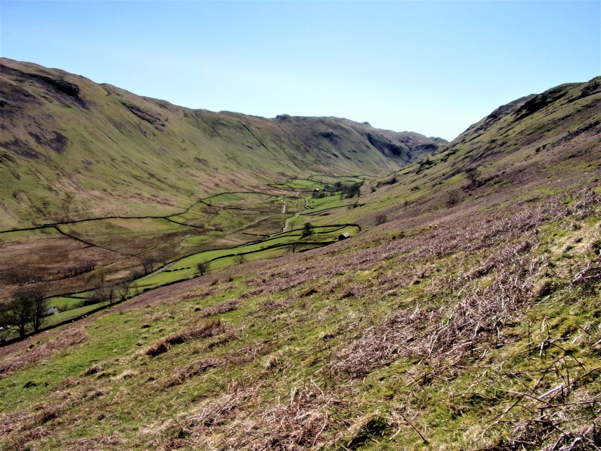 StanLeigh18's tweet photo. @glocky9 @keswickbootco @Wainwright_Pub @CumbriaWeather #BedaFell #PlaceFell #Boredale & #MartindaleOldChurch - fantastic area ππ https://t.co/zQmjGRZxOJ