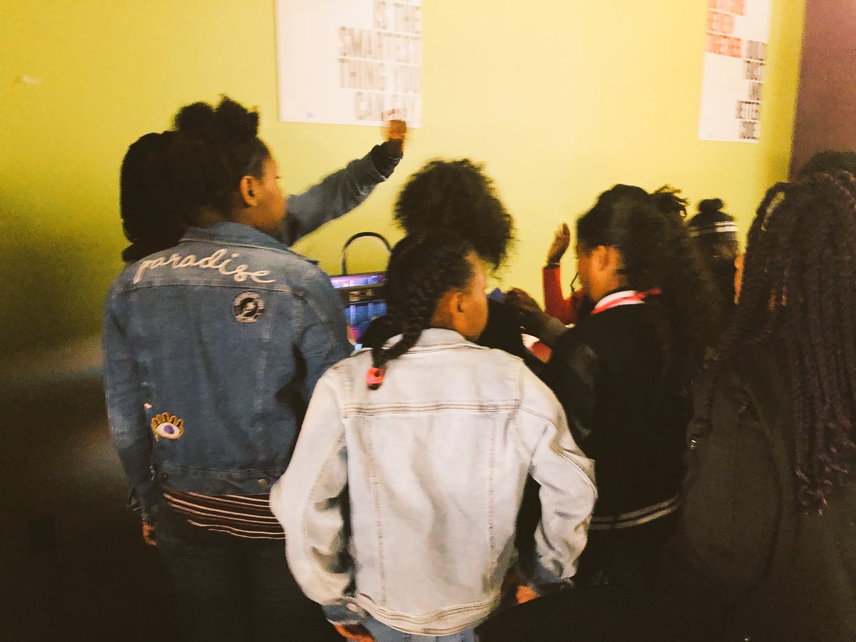 BlackGirlsCode's tweet photo. #BGC3DPrint - Instructor Erica and Students exploring the 3D Printer https://t.co/ElgrWsyhre