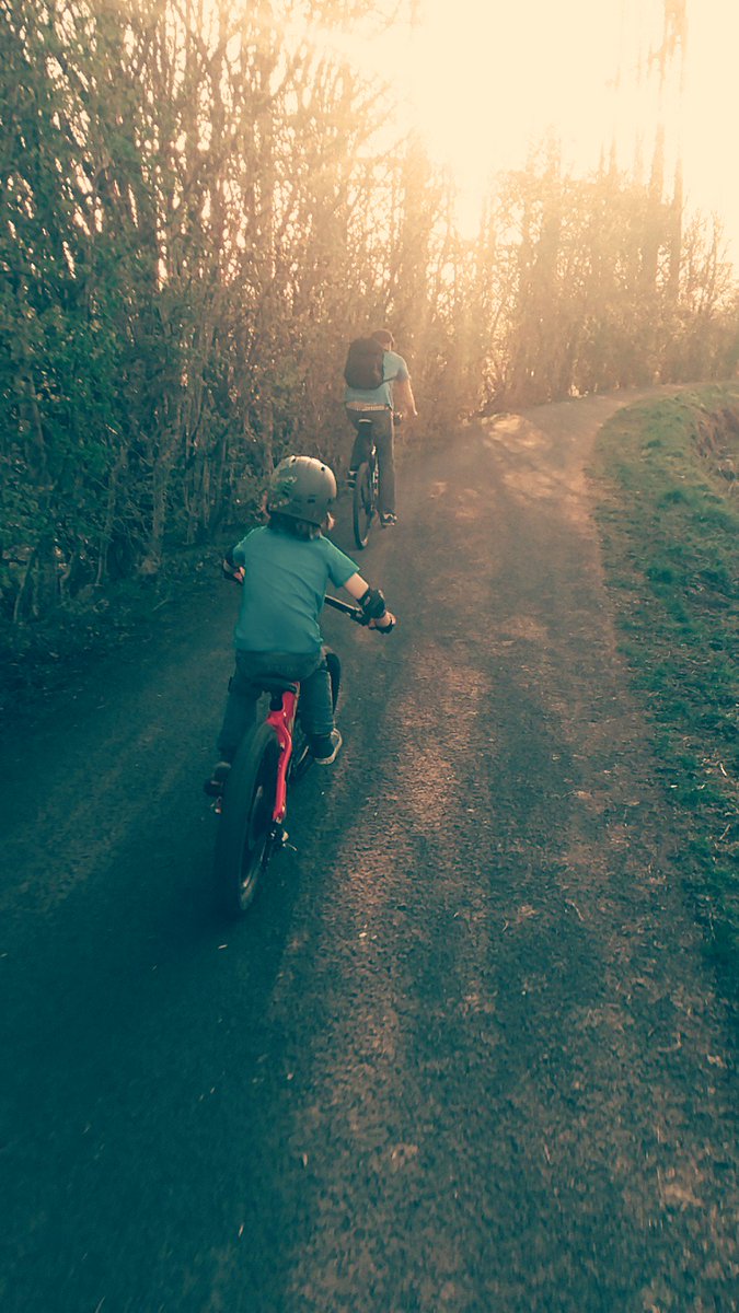earthurchin's tweet photo. @adventuresynd warming up the wheels for #matchthemiles #adventuresyndicate https://t.co/qn3KbrmNeI