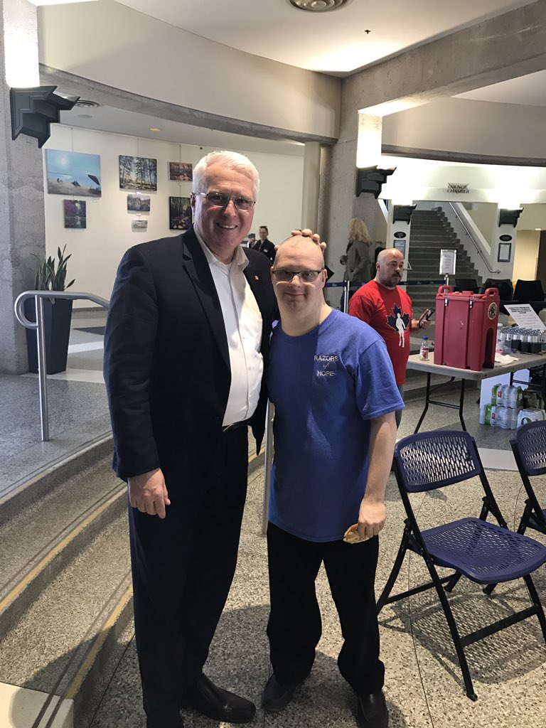 JohnBrassardCPC's tweet photo. Jason Helmond raised $5500 for the @TerryFoxCanada by shaving his head this afternoon @cityofbarrie City Hall.  I was glad to be there to support Jason and congratulate him with so many supporters. #razorsofhope #Barrie #Innisfil #cdnpoli https://t.co/i3WQRONlFJ