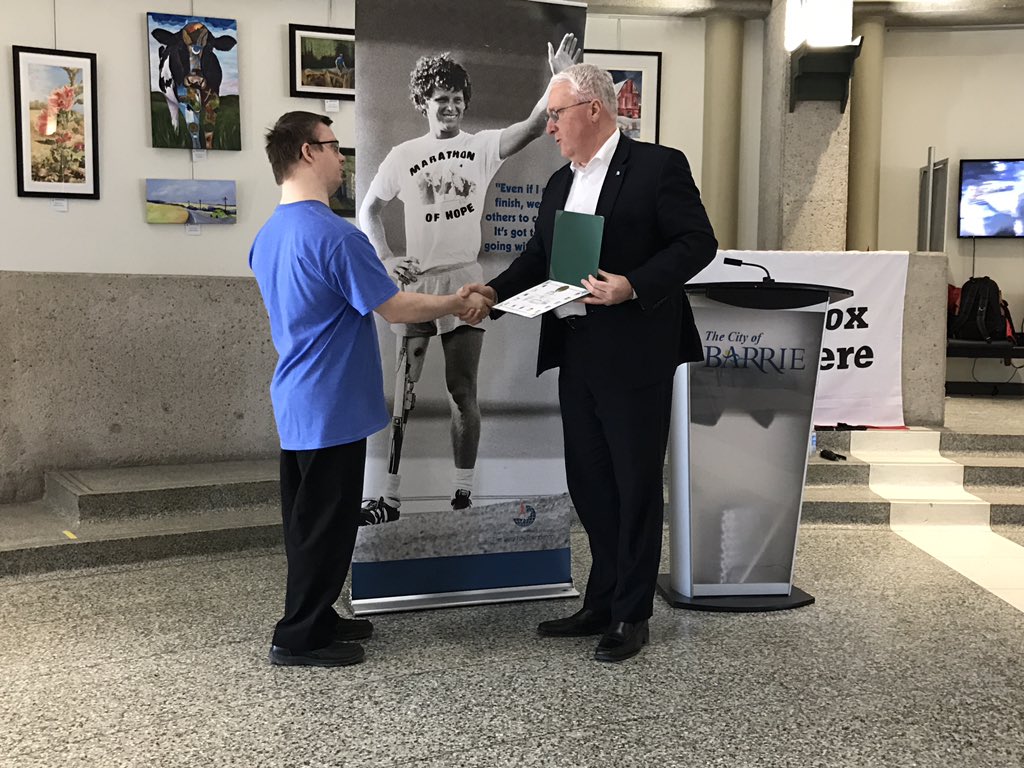 JohnBrassardCPC's tweet photo. Jason Helmond raised $5500 for the @TerryFoxCanada by shaving his head this afternoon @cityofbarrie City Hall.  I was glad to be there to support Jason and congratulate him with so many supporters. #razorsofhope #Barrie #Innisfil #cdnpoli https://t.co/i3WQRONlFJ