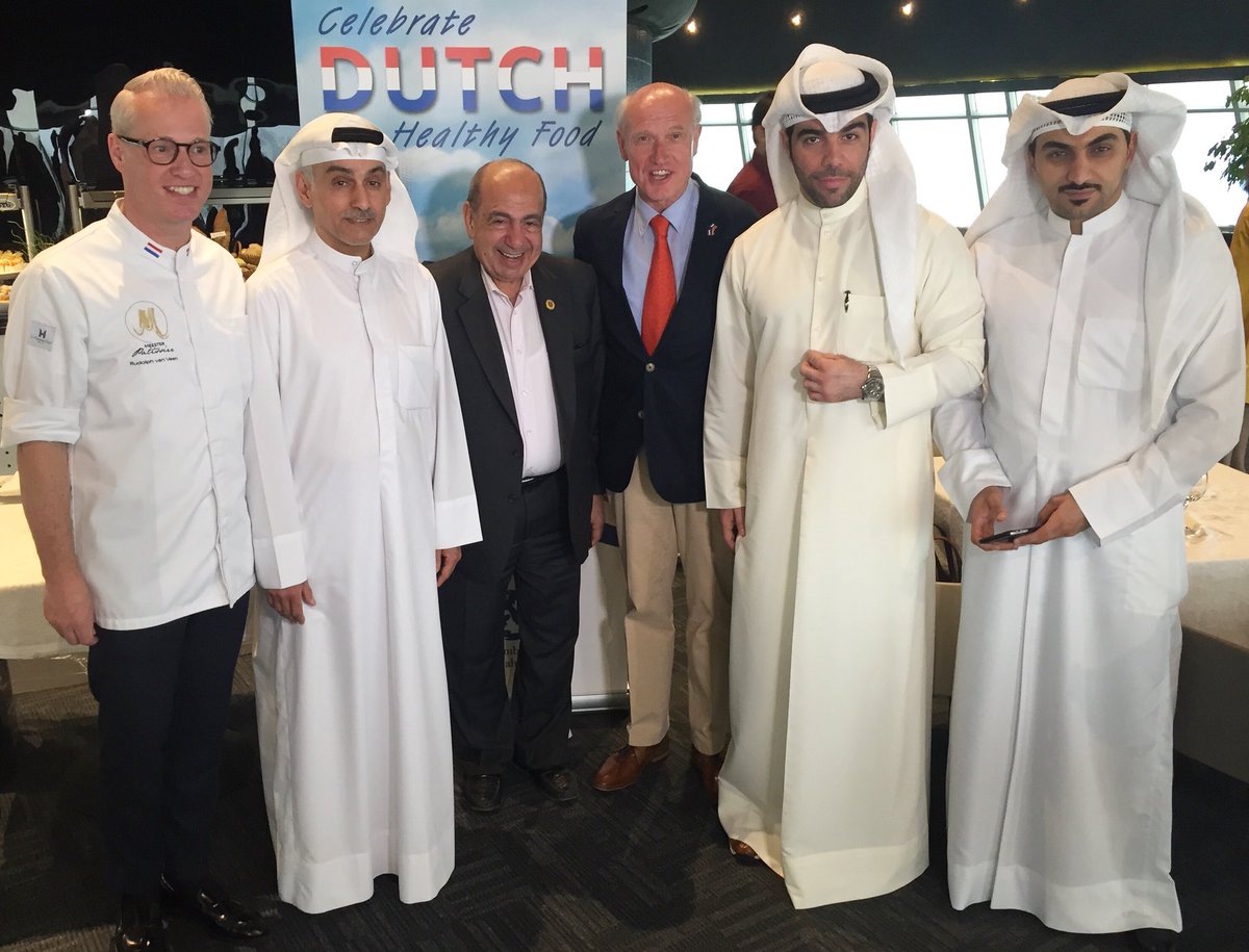 Vandaag heeft Rudolph van Veen zijn bezoek aan Kuwait officieel afgerond. Het waren 4 prachtige dagen. Met dank aan de perfecte organisatie van de Nederlandse Ambassade van Kuwait. #dankbaar #missie #gezondevoeding #healthyfood #healthylifestyle #buza #ambassade #nederland
