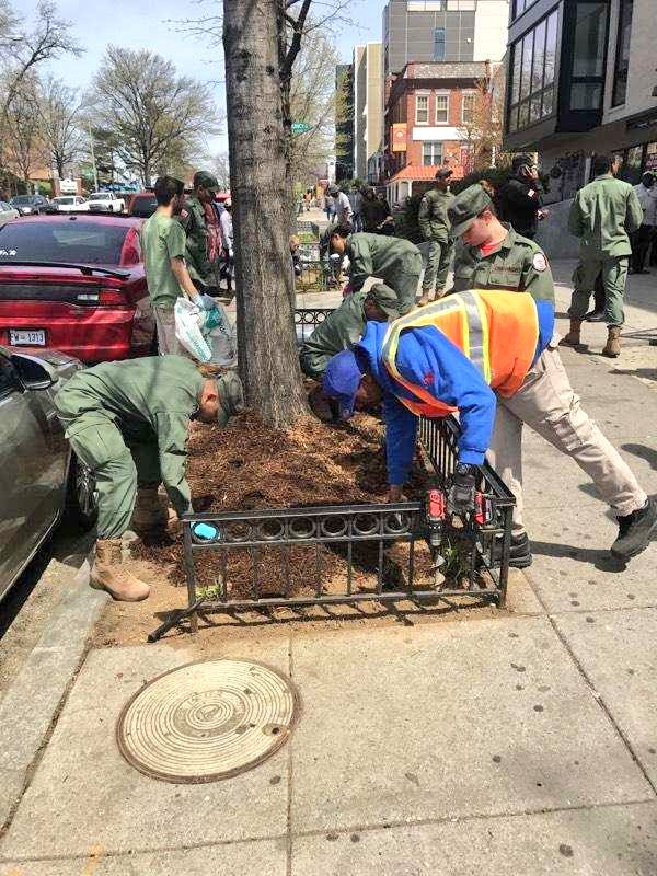 SmallBizDC's tweet photo. A huge THANK YOU to our amazing #CleanTeam that was out today with community volunteers to keep @UptownMainSt clean and beautiful! #TrashFreeDC #EarthWeekDC #SmallBizDC  @CareerPathDC https://t.co/jDk2231aOR