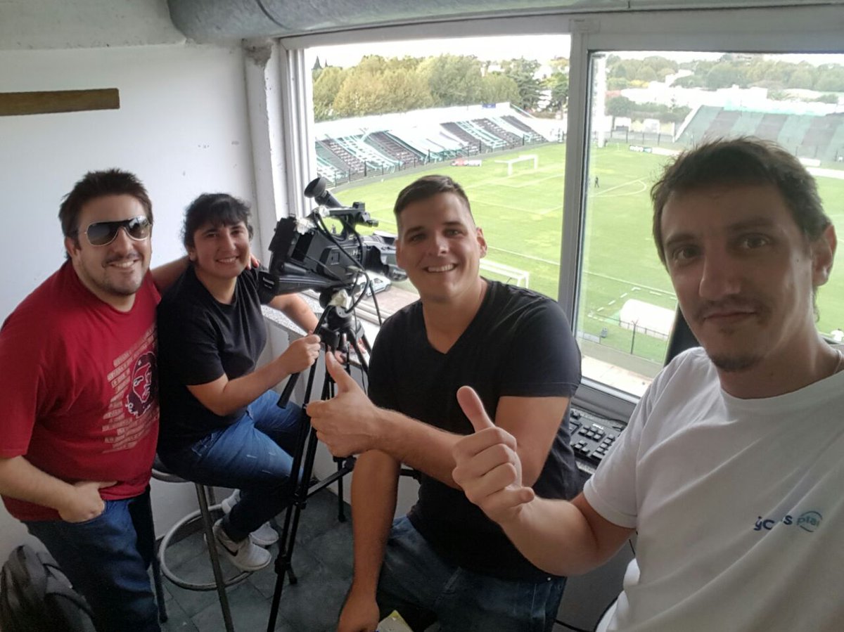4taparedOk's tweet photo. #BNacionalEnTyCSports
@NuevaChicago - @CABrown_Oficial

🎤 @Relatasager
🎤 @EzeGandiaga
🎥 @kaliptsian
🎬 @damianetably

Miralo en vivo por @TyCSportsPlay 
Click aqui: https://t.co/VR2KS8gPD5 https://t.co/G78RrMdW3W https://t.co/So5QUm04Cj
