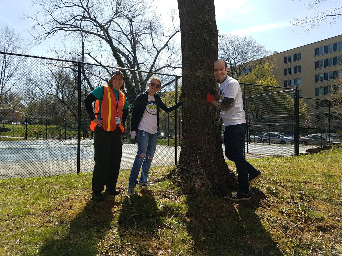 <a href="/SoapstoneMarket/">Soapstone Market</a> provided a hummus platter, <a href="/SofitelDC/">Sofitel WashingtonDC</a> Lafayette Square brought croissants and eager volunteers, and <a href="/Erich_Cabe/">Erich Cabe Realtor</a> donated coffee and more helping hands. Thank you!