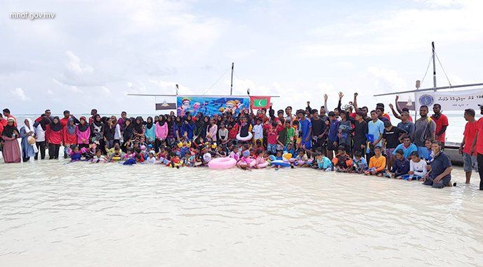 MNDF_mv's tweet photo. 126 Vana Sifainge Dhuvahuge Munaasabathugaa MNDF Northern Area ge Sifain Lh.Maafilaafushi gai Kurendhoo School ge Dharivarunnah Hingi "Faru Koe" Programme ge Therein #MNDF126 https://t.co/BRAl47gHC6