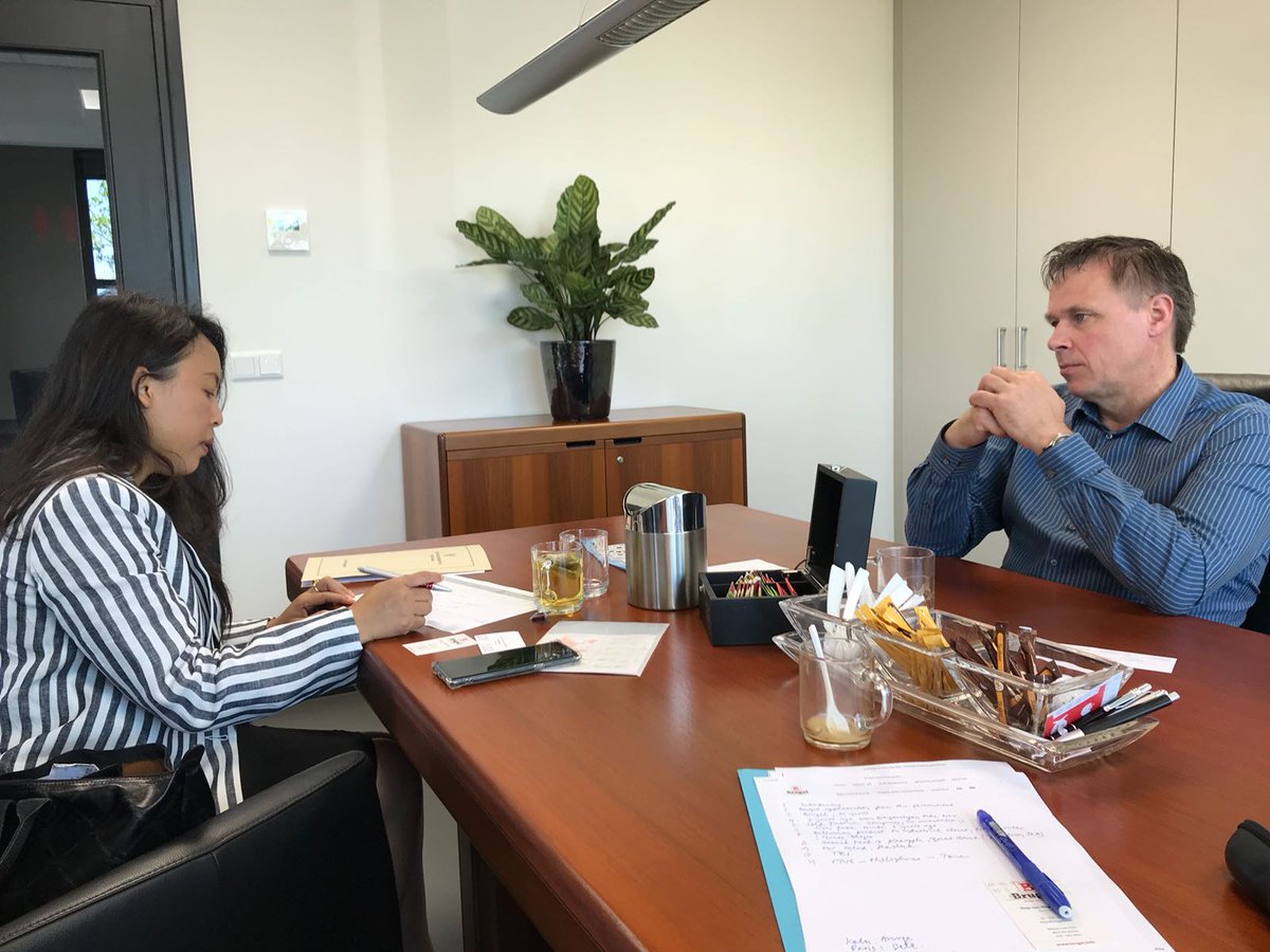 kbridenhaag's tweet photo. Atase Pedagangan KBRI Den Haag dukung import buah nanas kemasan kaleng dari Indonesia dengan berkunjung ke Brugel Food Product BV. di Breda, Belanda.  Jumat, 30/4/2018
#atdag #atdagdenhaag #atase #perdagangan #import #nanas #madeinindonesia #indonesia #breda #belanda https://t.co/N797g0bEkK