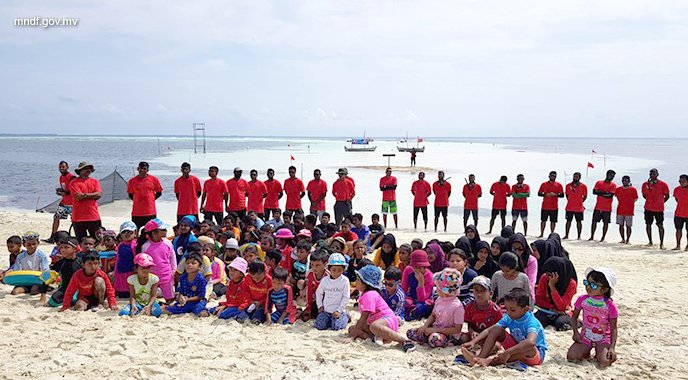 MNDF_mv's tweet photo. 126 Vana Sifainge Dhuvahuge Munaasabathugaa MNDF Northern Area ge Sifain Lh.Maafilaafushi gai Kurendhoo School ge Dharivarunnah Hingi "Faru Koe" Programme ge Therein #MNDF126 https://t.co/BRAl47gHC6