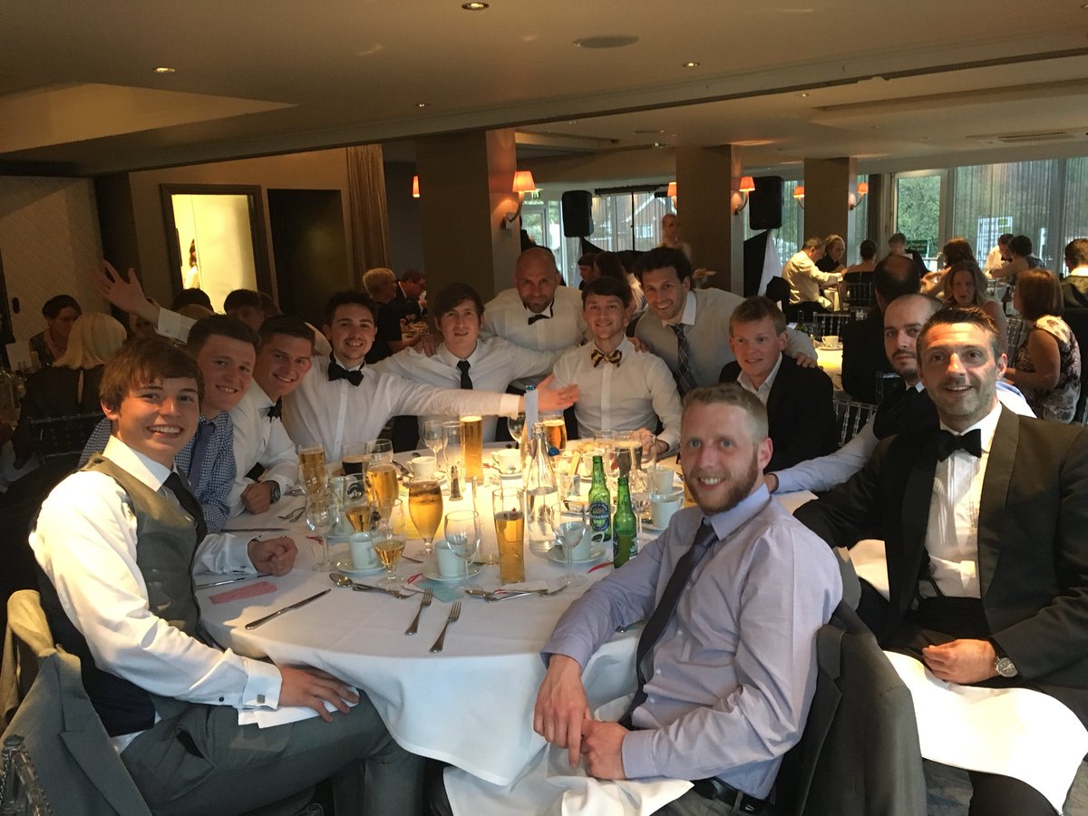 LindumHockey's tweet photo. Men’s 1s also having a great time. Even without their coach @garyjohnsonno1 #wheresgaryjohnson #eos @EnglandHockey #morebetterfatter #askgaryjohnson https://t.co/WEwrvLQTLt