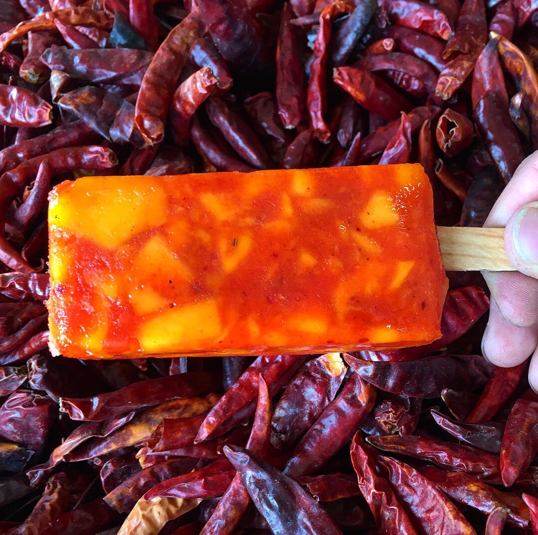 conAntojomx's tweet photo. ¡Encontramos un plan para el fin de semana! Un taller sobre el chile mexicano y ademas comes delicioso. Info tallergastronomico.rp@gmail.com https://t.co/wk0mu2guGB