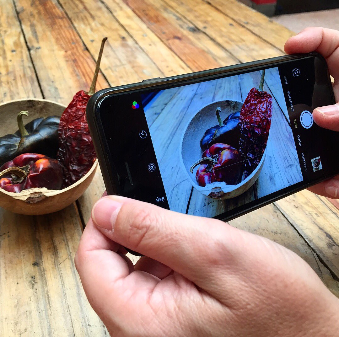 conAntojomx's tweet photo. ¡Encontramos un plan para el fin de semana! Un taller sobre el chile mexicano y ademas comes delicioso. Info tallergastronomico.rp@gmail.com https://t.co/wk0mu2guGB