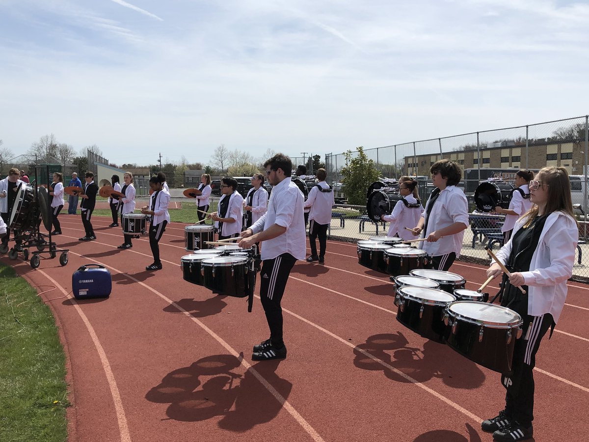 wtownbands's tweet photo. Warmups at Highland #WIPE18 #techNO https://t.co/UrtUtydM0U